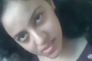 Блондинский ублюдок в настроении петуха
