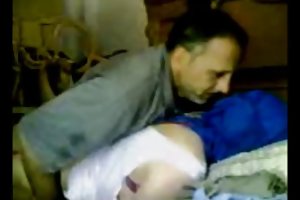 Горячая блондинка трахается у бассейна