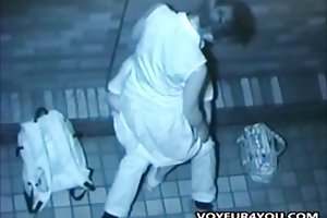 Две молодые киски на день рождения
