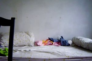 Умышленный протирает его перед